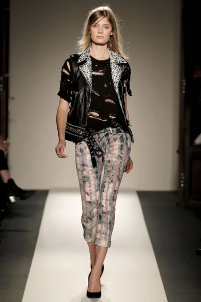 Look 14